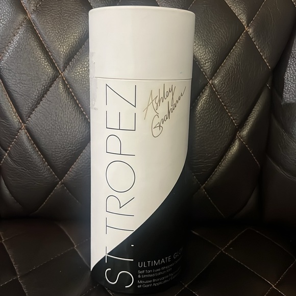 St.Tropez Luxe Whipped Crème Mousse, Luxurious 5-in-1 Self Tan, Niacinamide - Picture 4 of 4